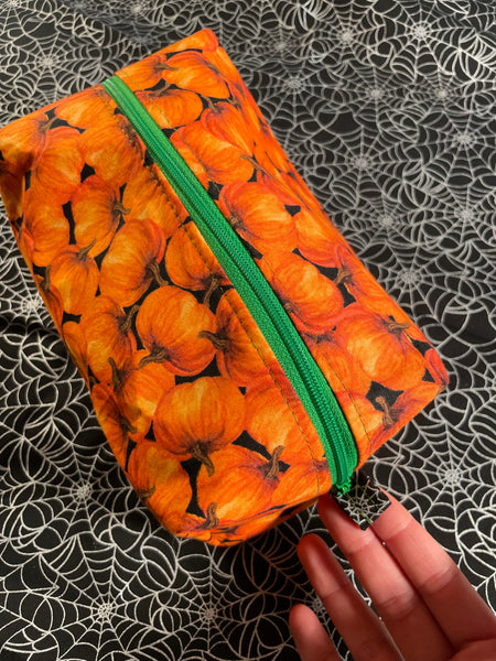 Medium sized Pumpkin/ Spiderweb Box Bag